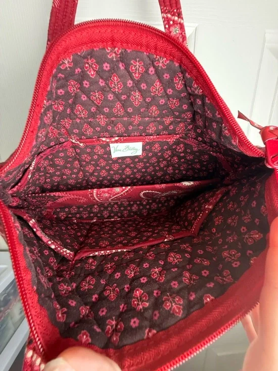 Vera Bradley Mesa Red Little Betsy EUC - Retired Pattern - Last One - Picture 5 of 5